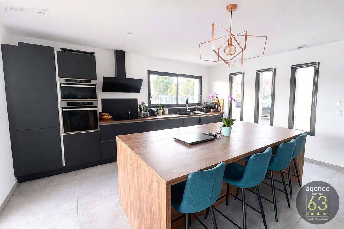 Maison à SAINT-AMANT-TALLENDE