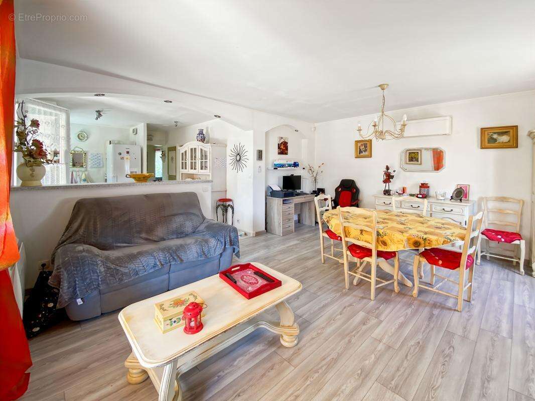 Maison à VILLENEUVE