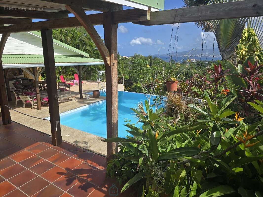 Maison à LES TROIS-ILETS