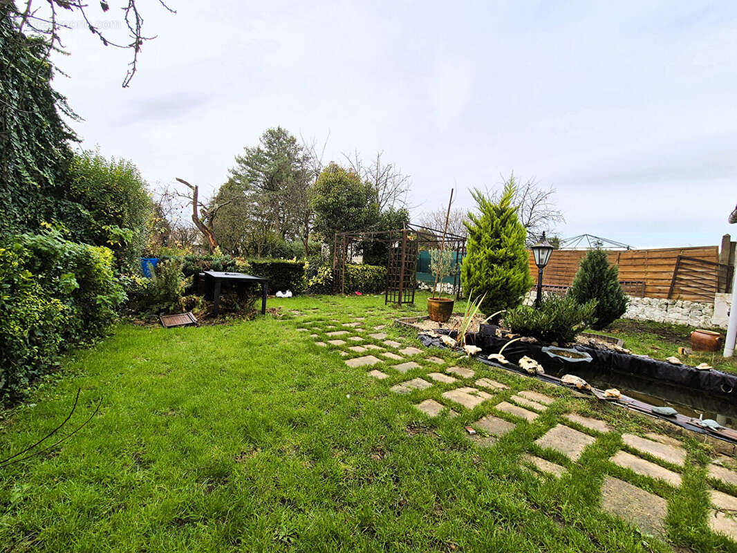 Maison à COURRIERES