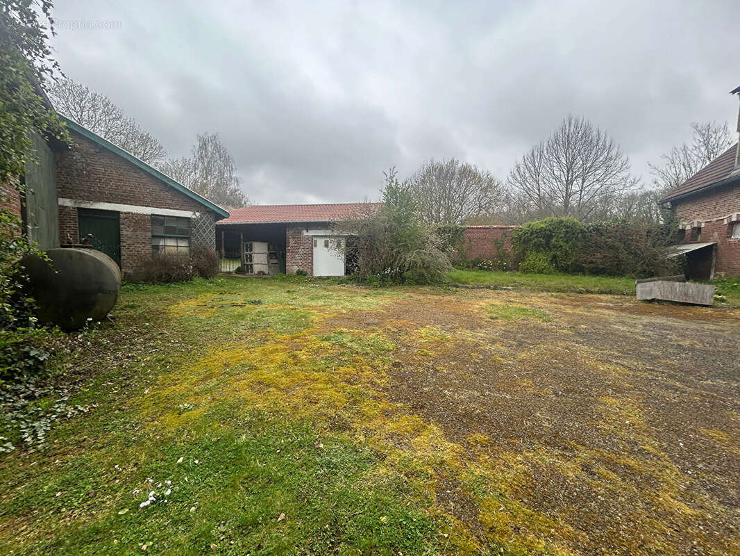 EXCLUSIVITE GERONIMMO Fermette à Saint Léger avec granges - photo 6