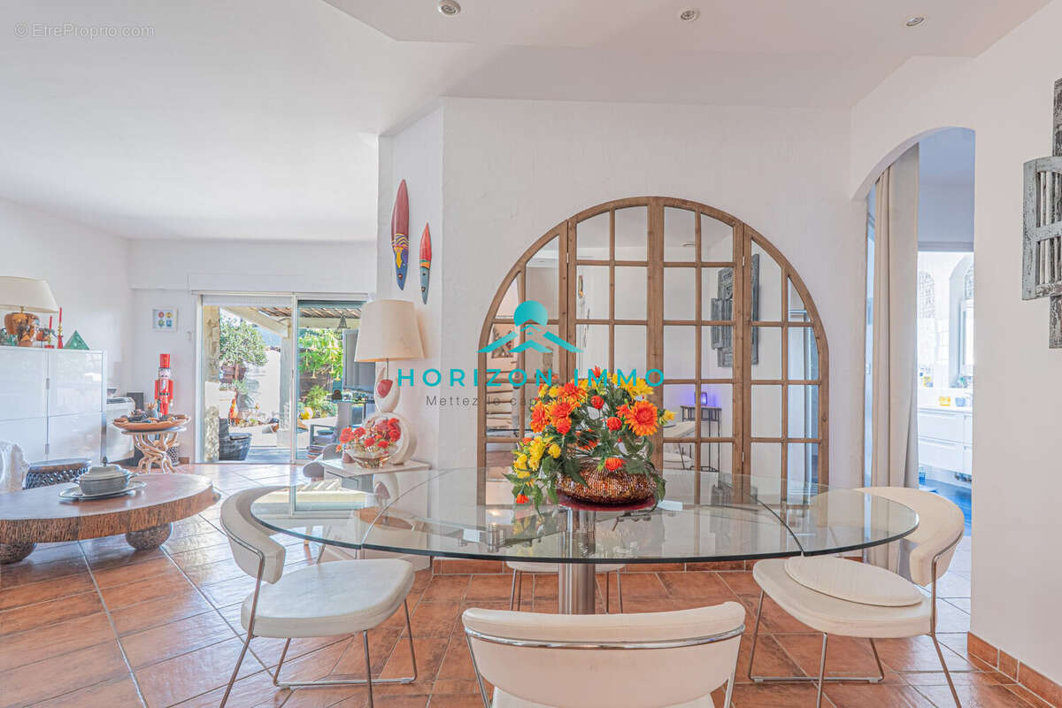 Maison à SAINT-LAURENT-DU-VAR