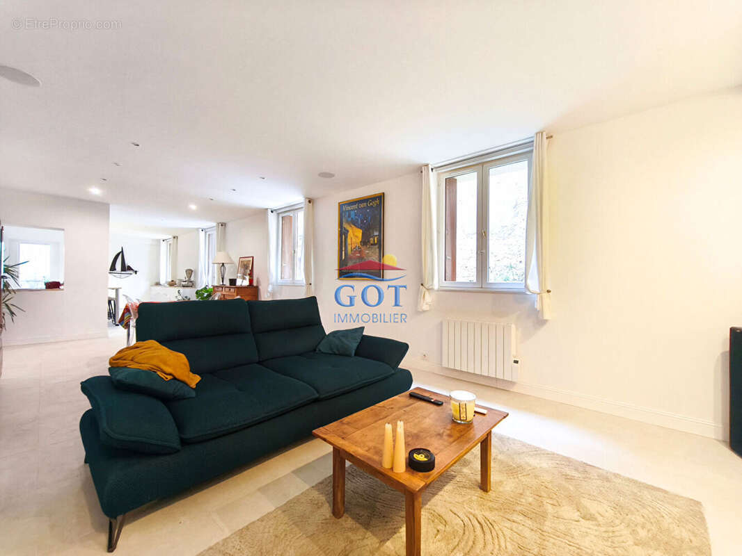 Maison à SAINT-LAURENT-DE-LA-SALANQUE