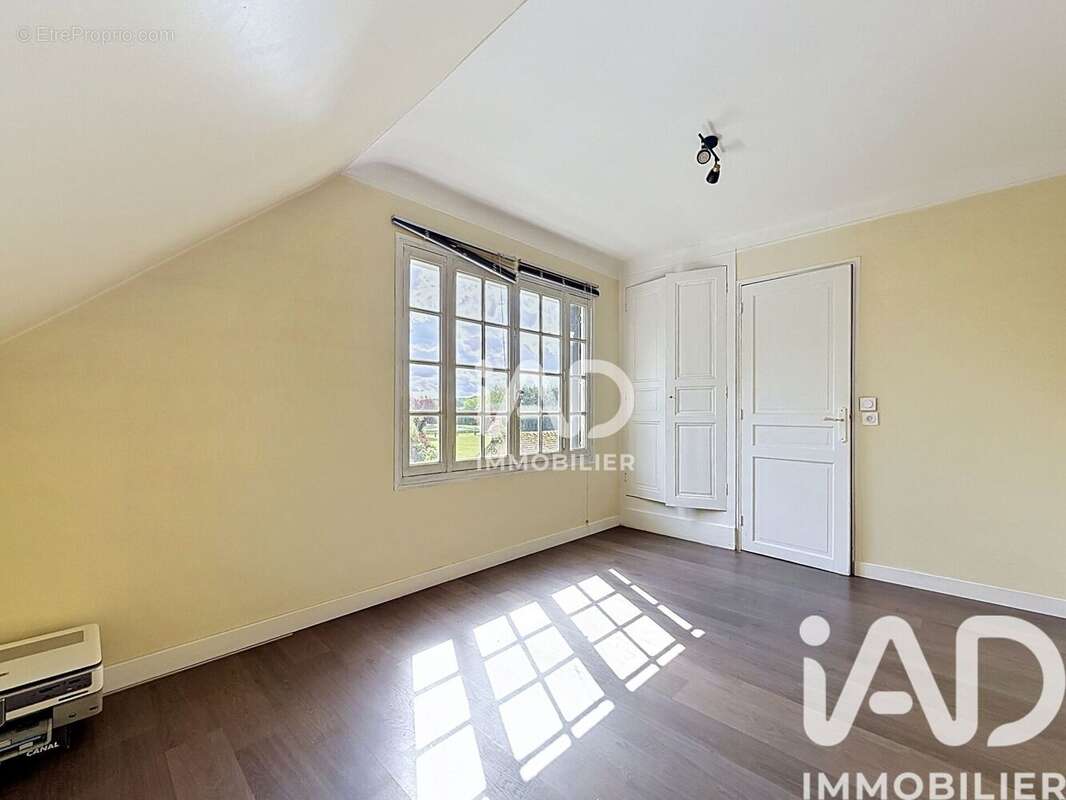 Maison 170 m² à Champs  - photo 8