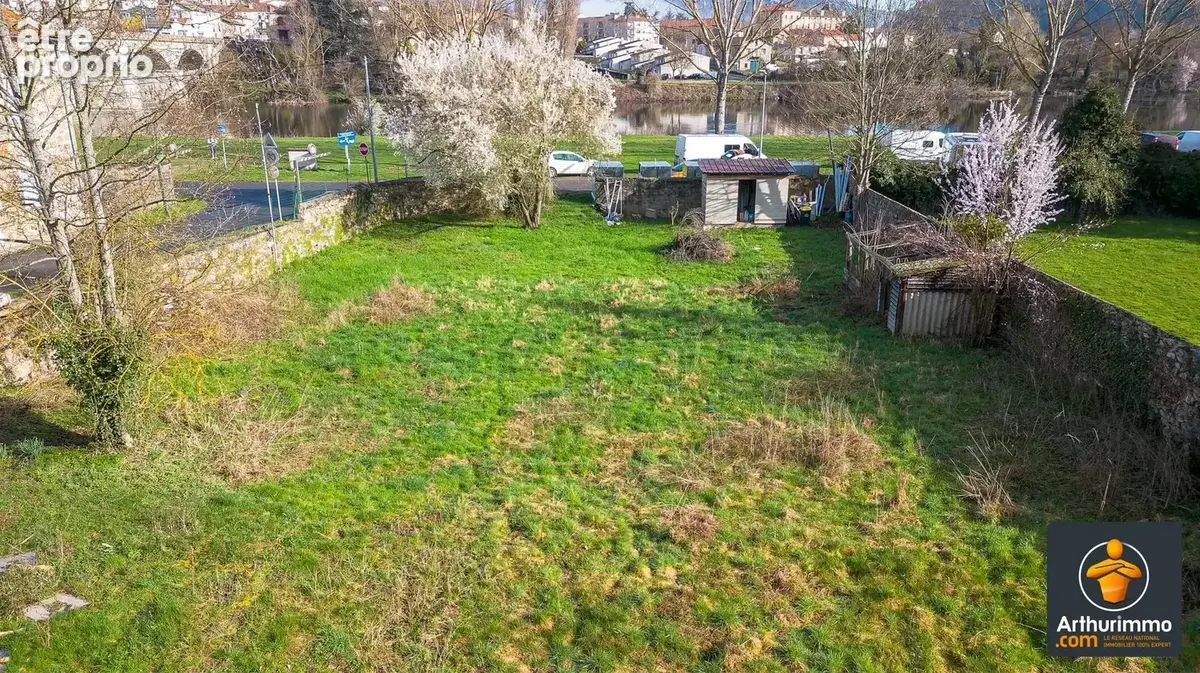 RETOURNAC – Appartement avec jardin attenant et terrain plat non attenant, en bord de Loire. - photo 6