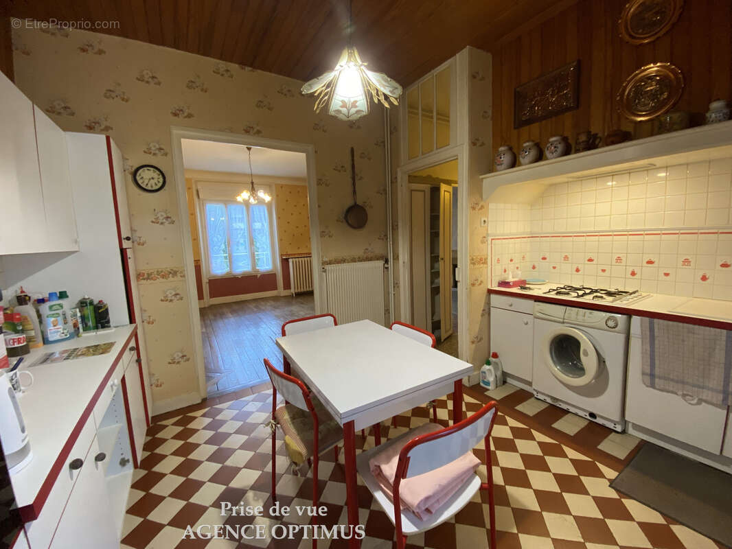 Maison à VILLENEUVE-LA-GUYARD