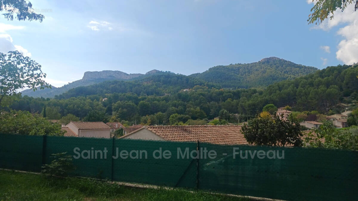 Terrain à SAINT-SAVOURNIN