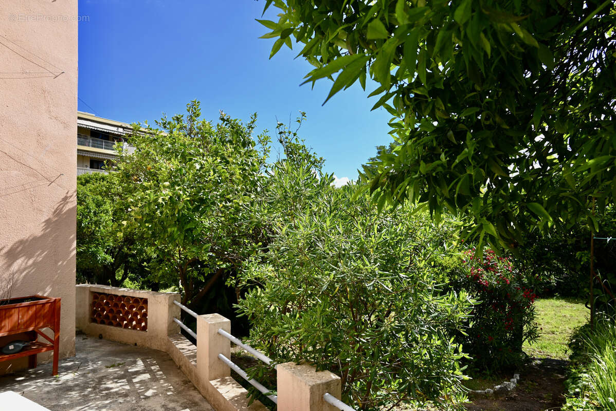 Maison à SAINT-LAURENT-DU-VAR