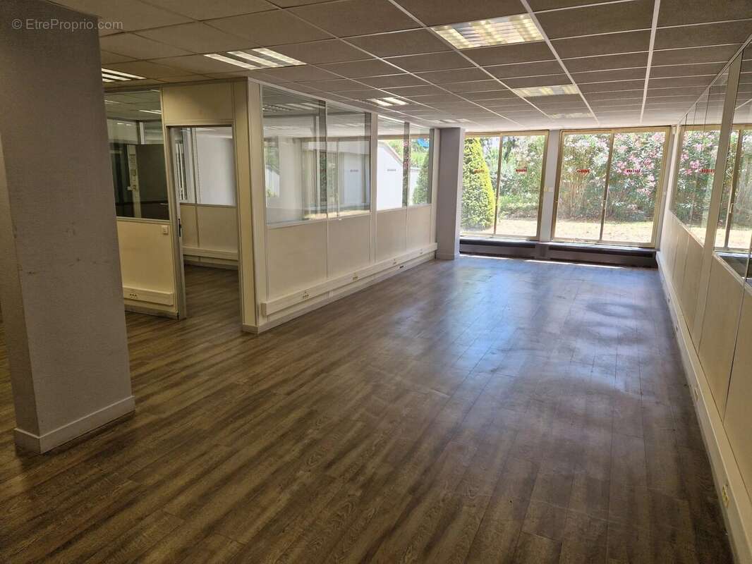 Bureaux a vendre - photo 9