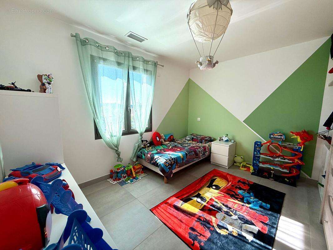 Maison à SAINT-CHAMAS