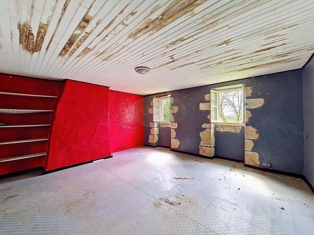 Maison à VIC-FEZENSAC