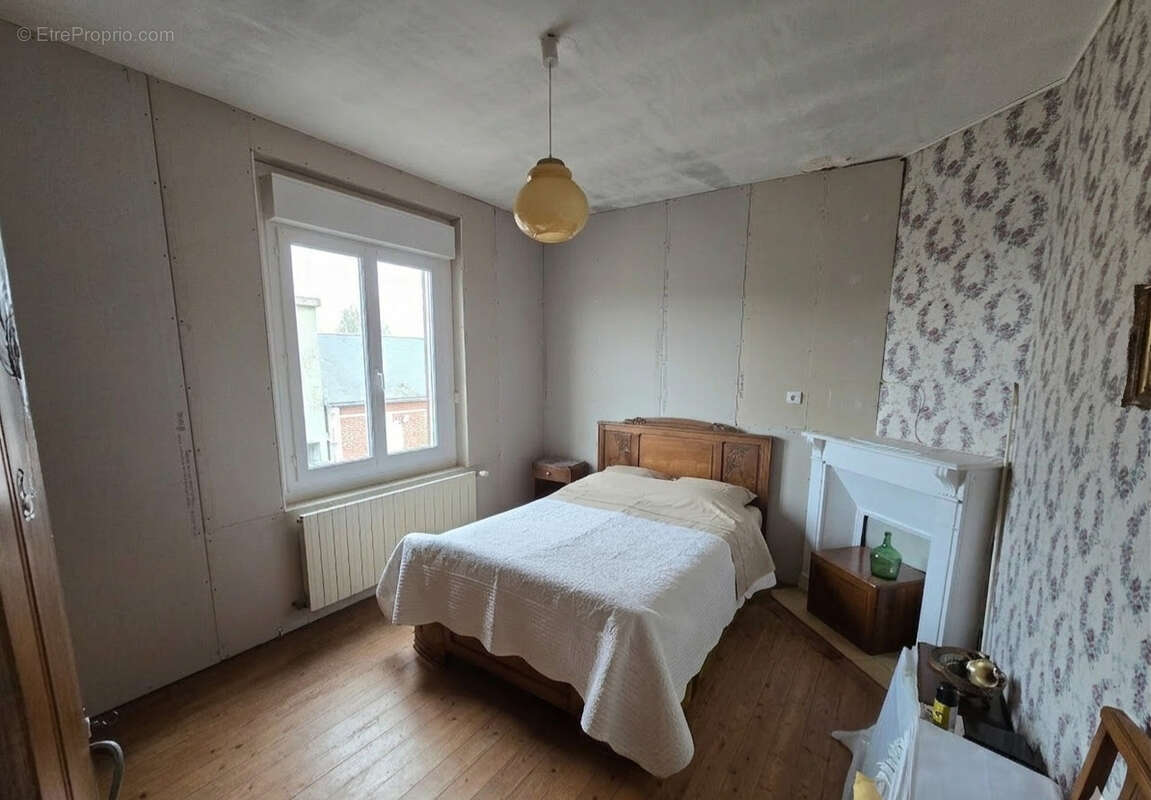 Maison à MENESLIES
