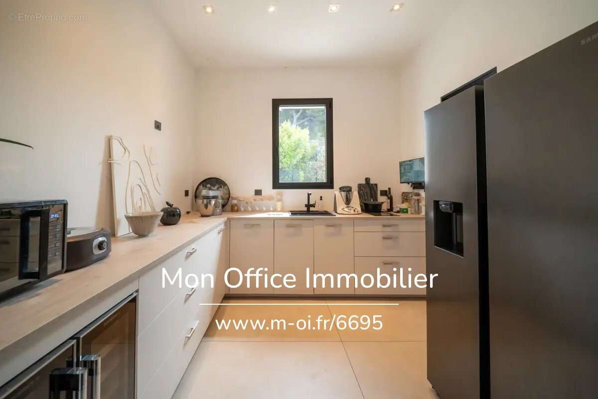 Maison à VENTABREN