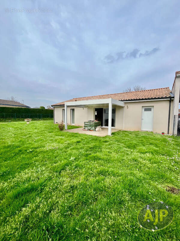 Maison à SAINT-GERMAIN-DU-PUCH