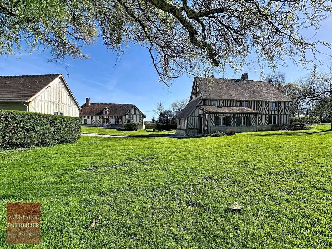 Maison à SAINT-GEORGES-EN-AUGE