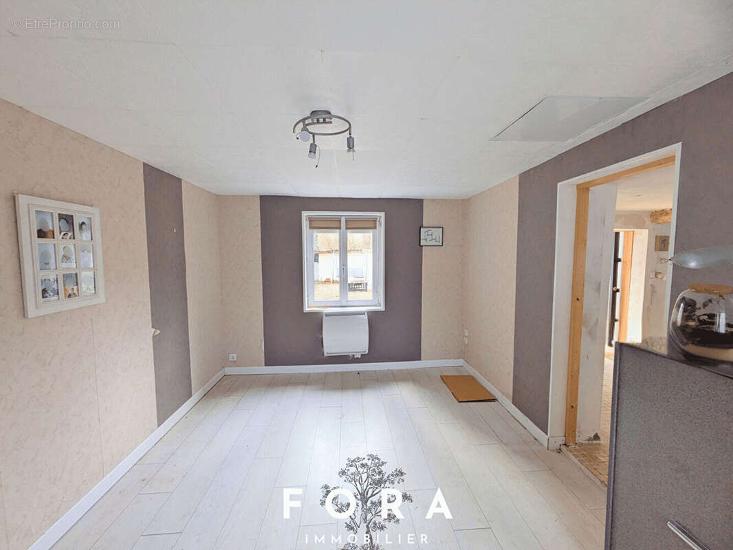 Maison à LA SELLE-LA-FORGE