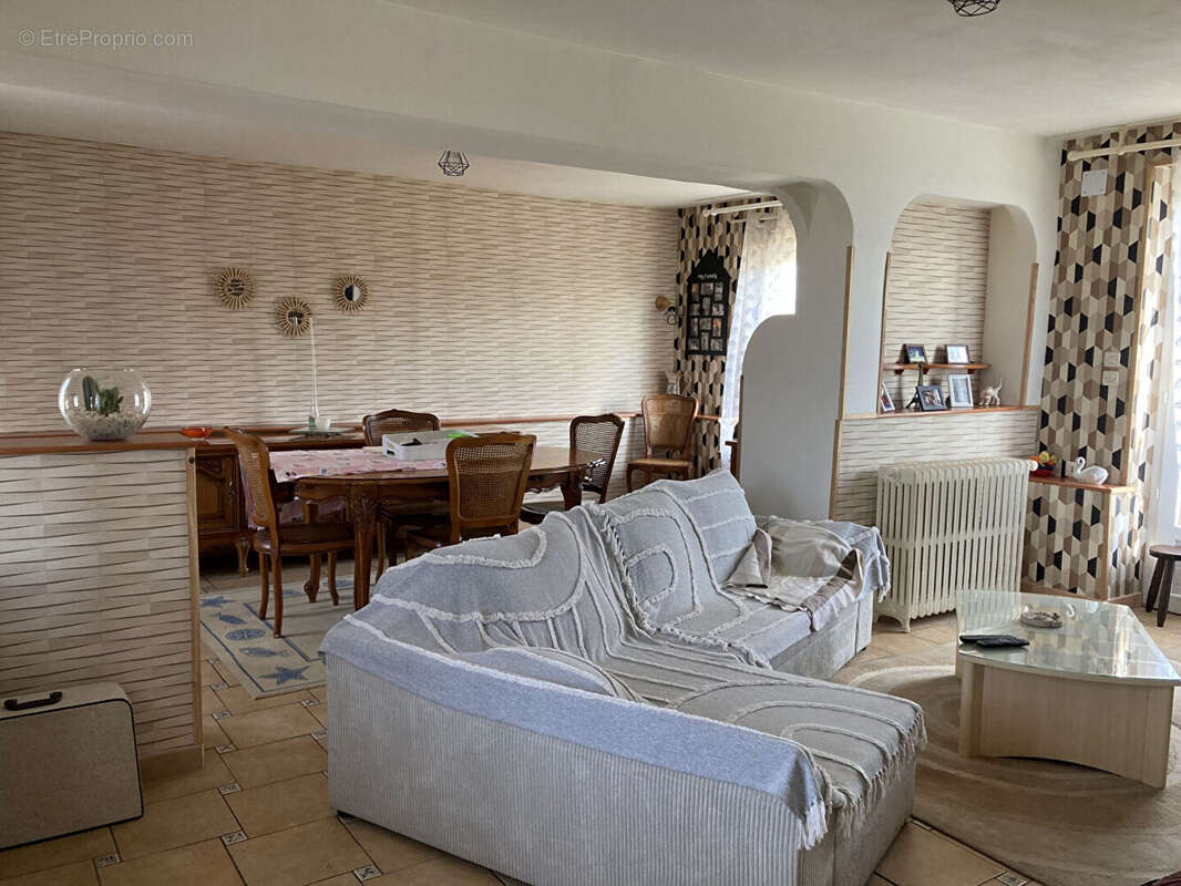 Maison à SAINTE-HONORINE-LA-CHARDONNE