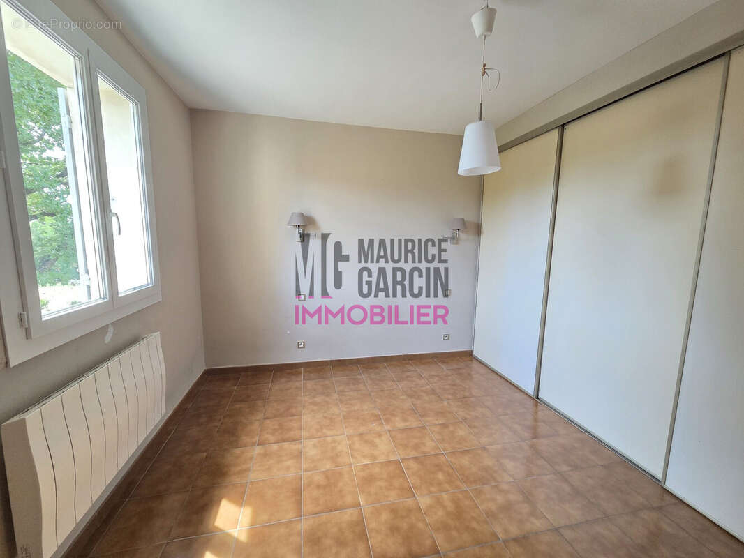 Maison 248 m² à Velleron  - photo 9