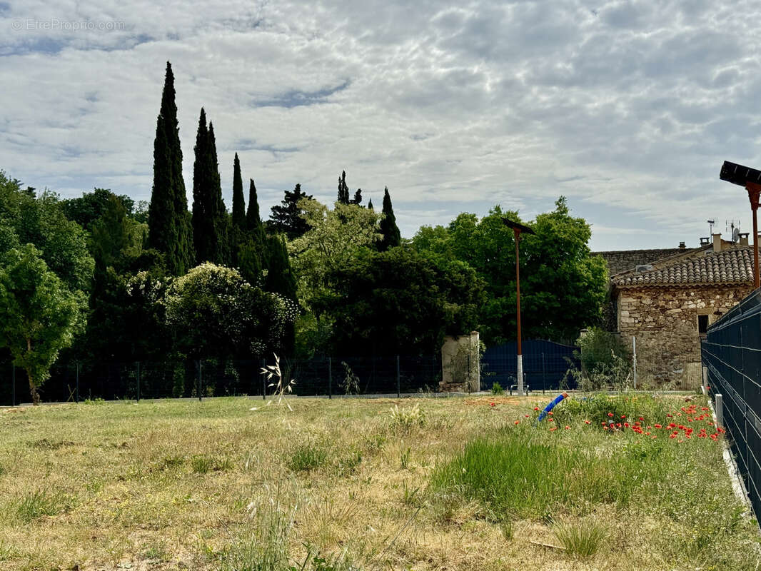 Terrain à UZES