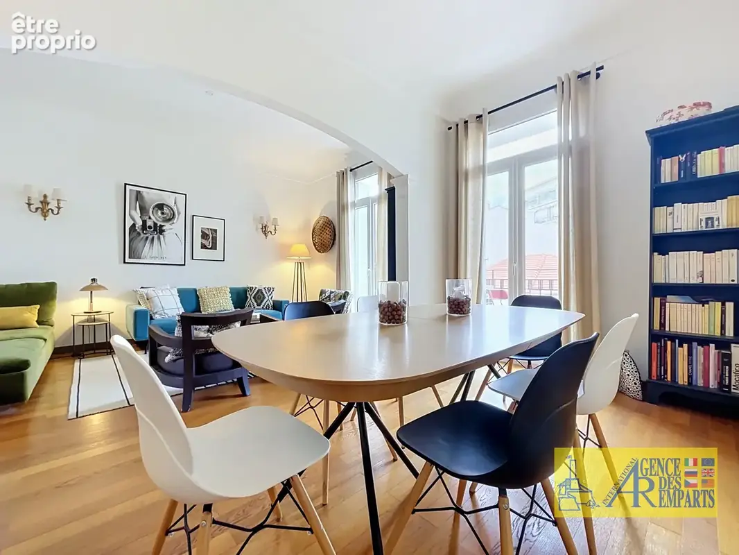 Élégant appartement bourgeois de 76 m2 au cœur d’Antibes - photo 1