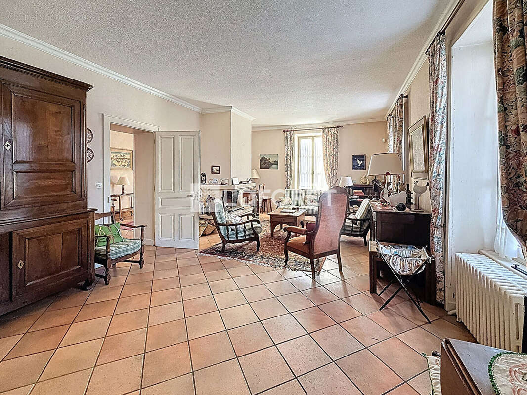 Maison à MONTREVEL-EN-BRESSE