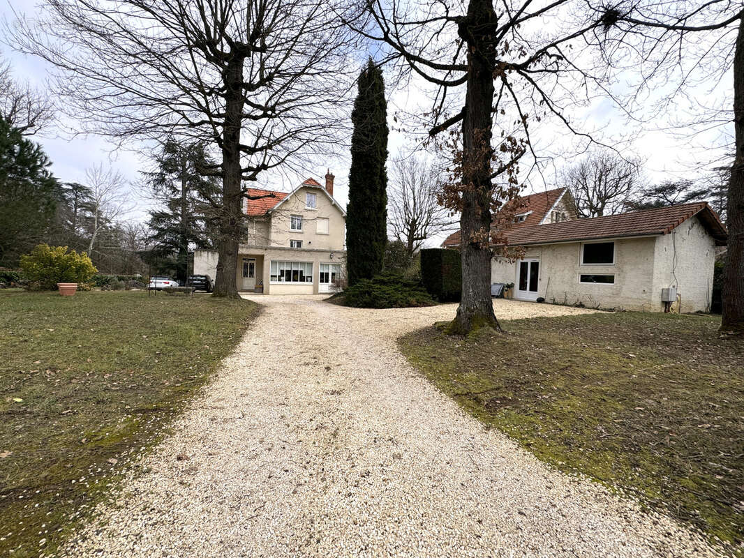 Maison à CHARBONNIERES-LES-BAINS