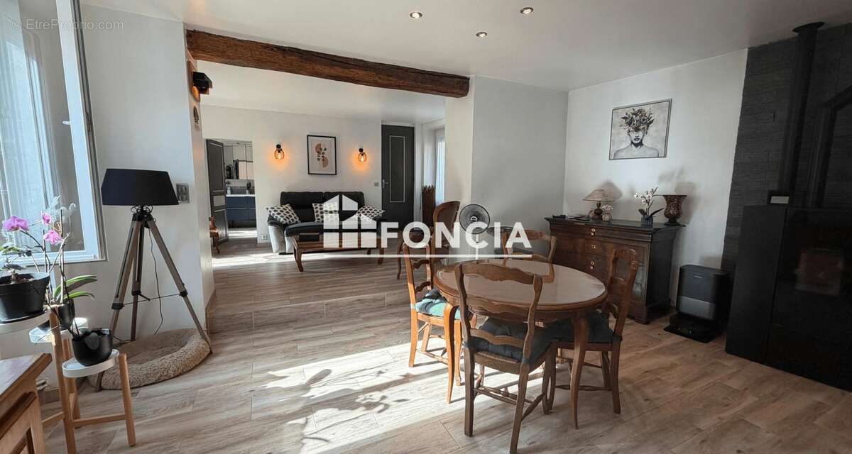 Proche bourg tous commerces - photo 2