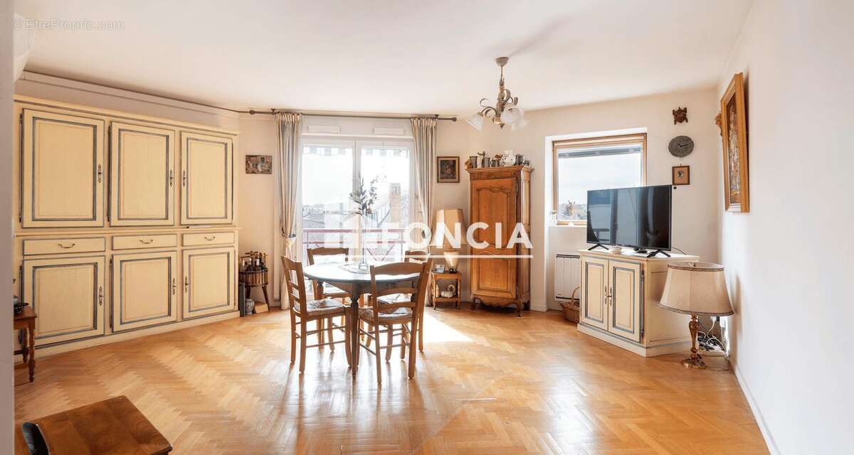 Residence gabriella, hyper-centre-ville, au pied du marche, des ecoles et transports - photo 5