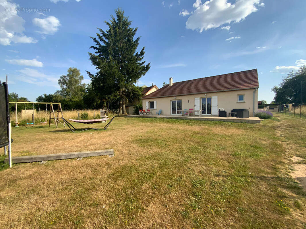 AUXY - Pavillon plain pied de 97 m² hab. (3 chambres). - photo 13