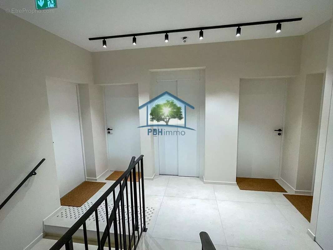 Appartement à LA MOLE