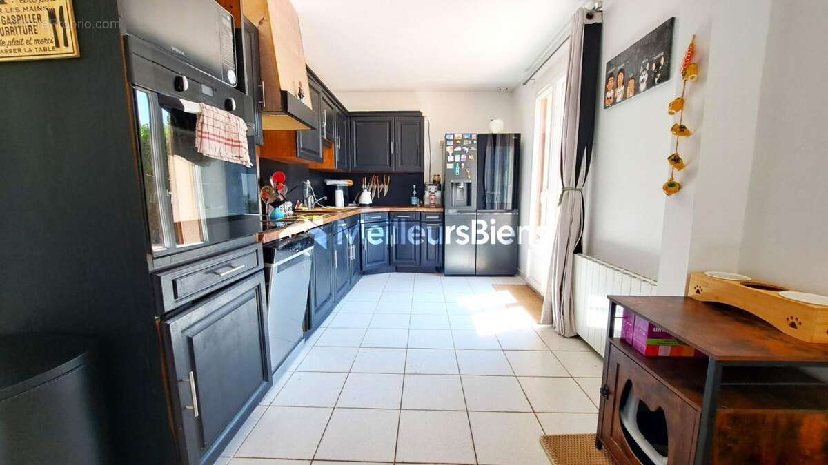 Maison à MONTJAVOULT