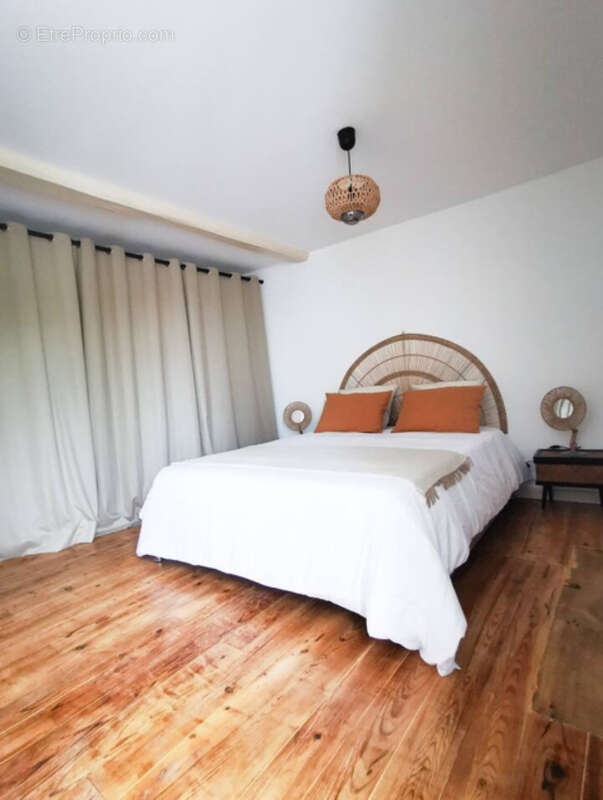 Maison avec 2 logements un T4, unT3 et une dépendance. - photo 11