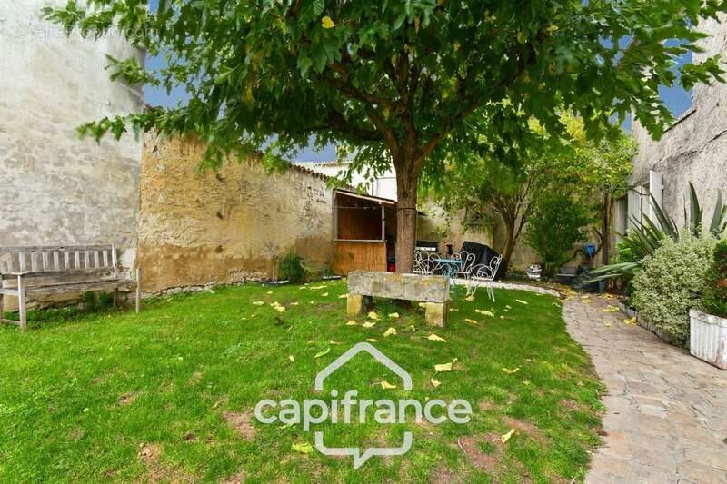 Maison à SAINT-JEAN-D&#039;ANGELY