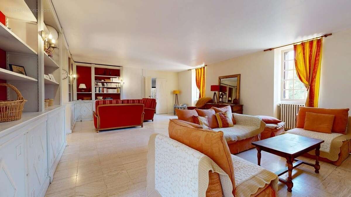 Propriété de caractère ade 20 hectares avec maison principale, maison d'amis, piscine, étang et cadre naturel - photo 18