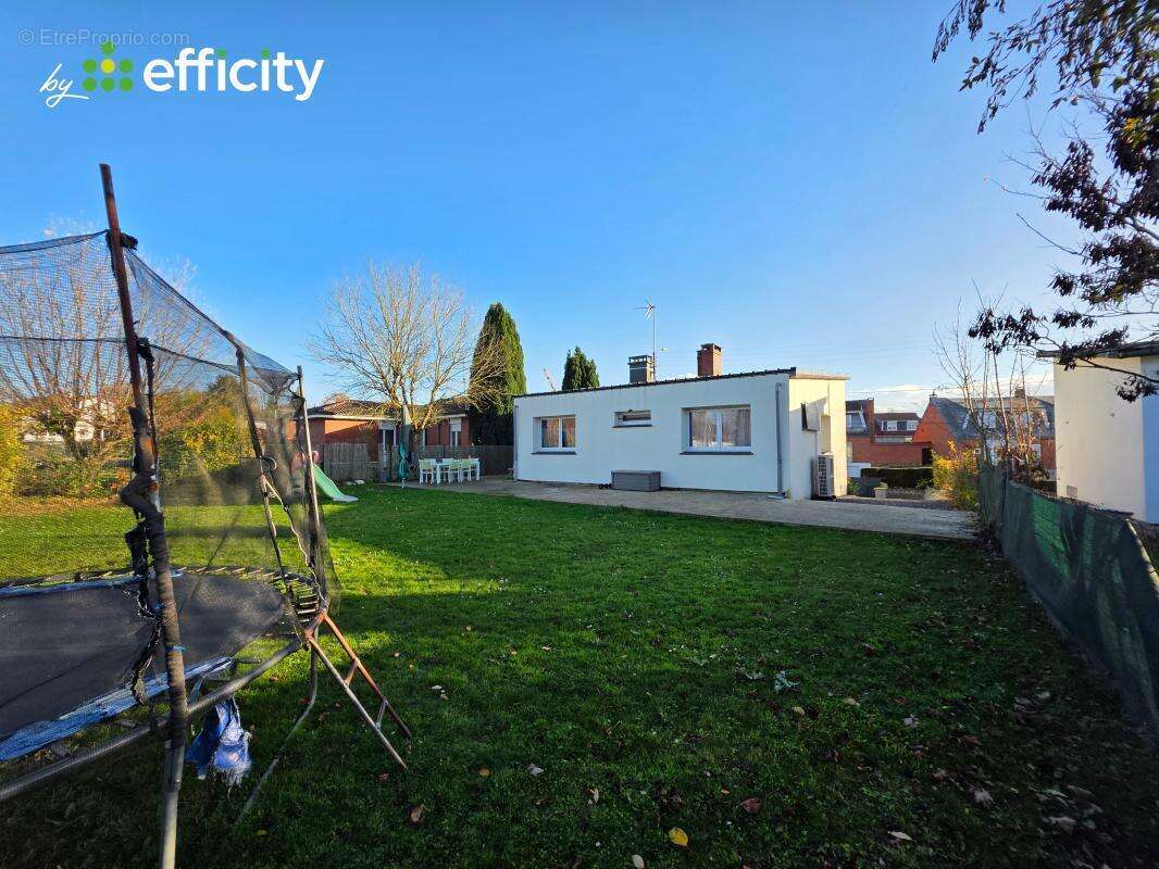 Maison à AULNOYE-AYMERIES