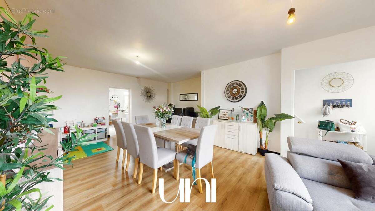 Maison à MAY-SUR-ORNE