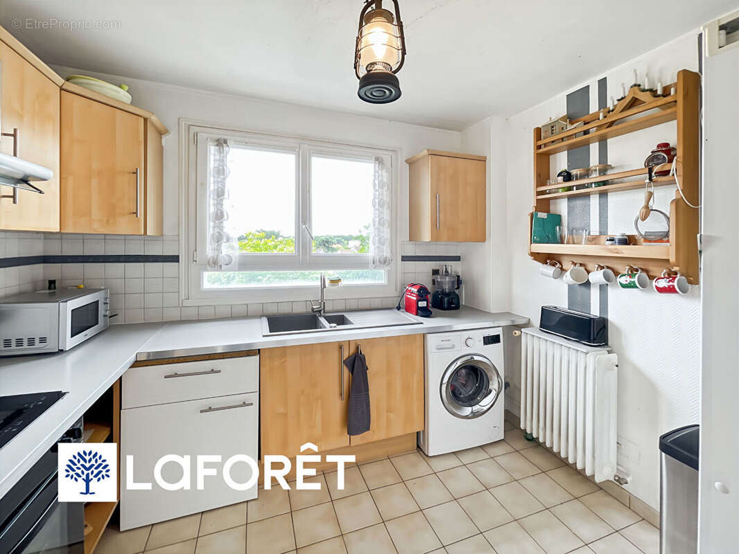 Appartement à SAINTE-GENEVIEVE-DES-BOIS