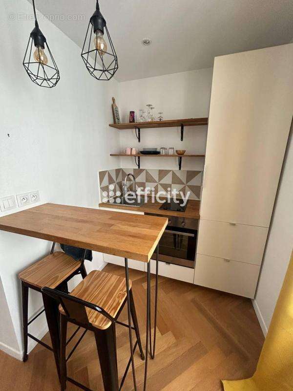 Appartement à PARIS-17E