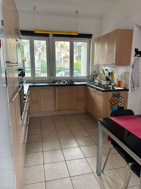 Vue et emplacement exceptionnel, craquez pour cette belle habitation idéal grande famille ou vacances! - photo 7