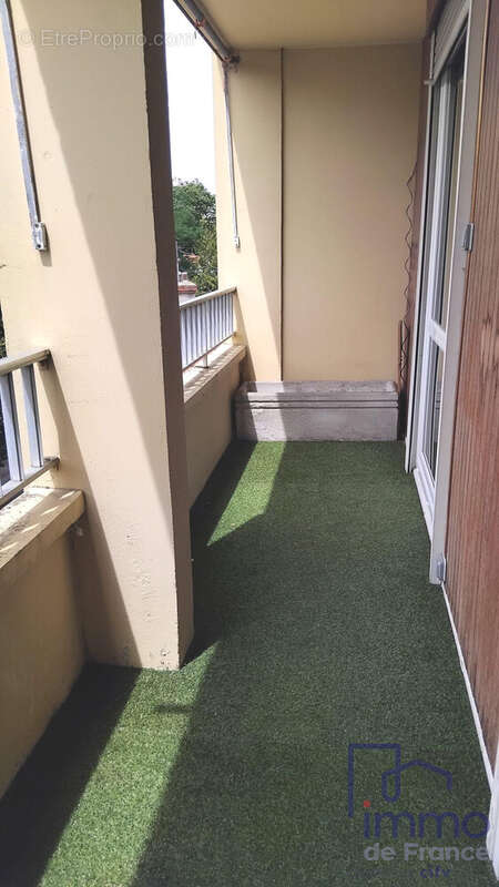 Appartement 71 m² à Saint-Etienne  - photo 3