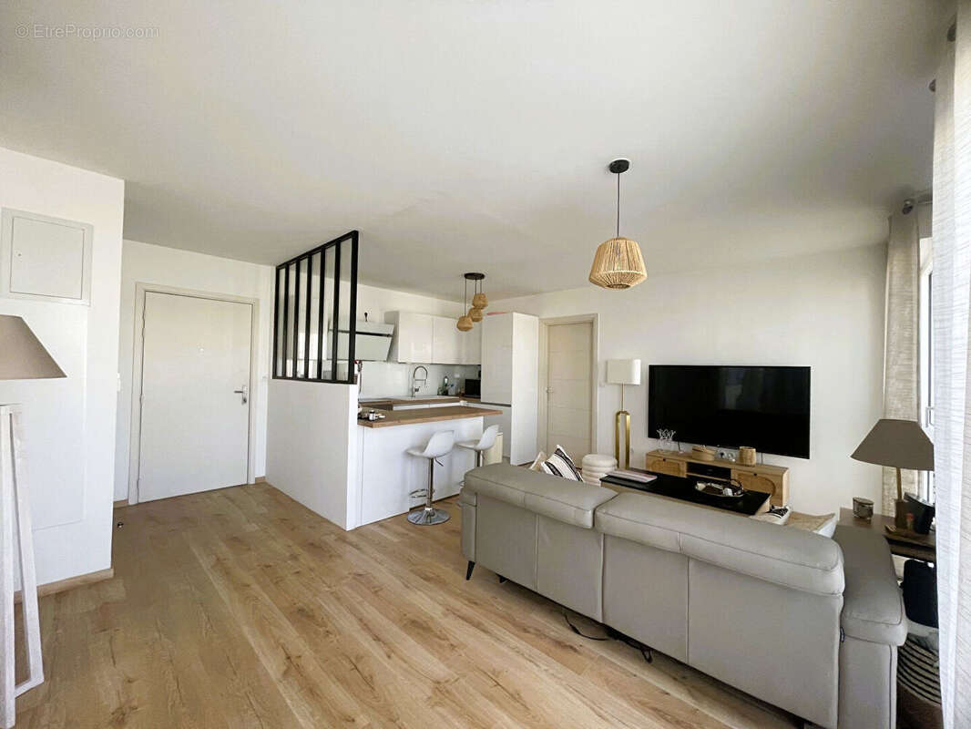 Appartement à MAUGUIO