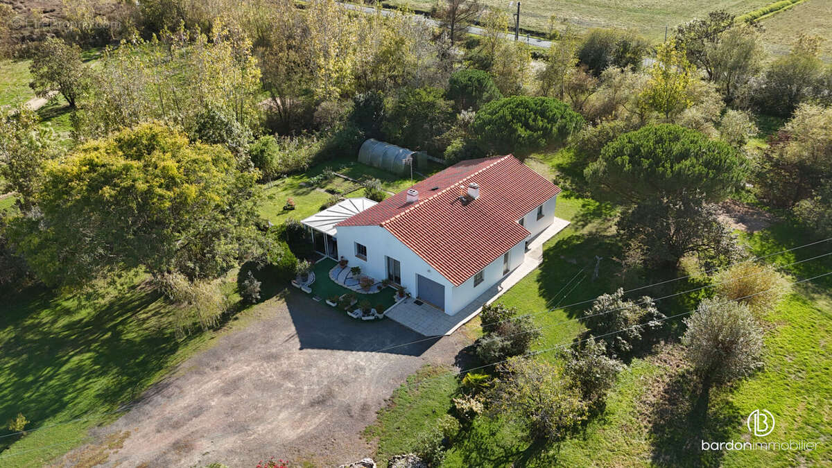 Maison à LE PERRIER