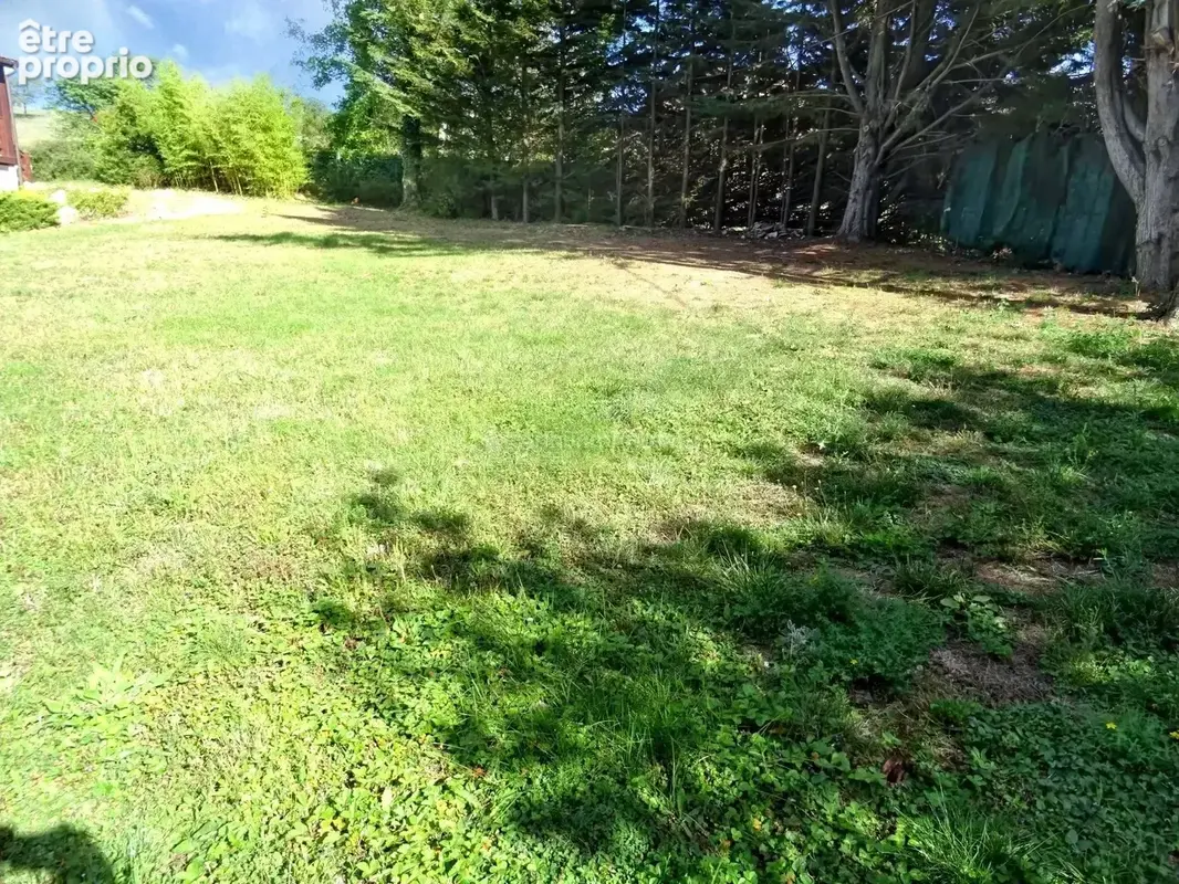 Terrain à SAINT-JEAN-DE-BOURNAY