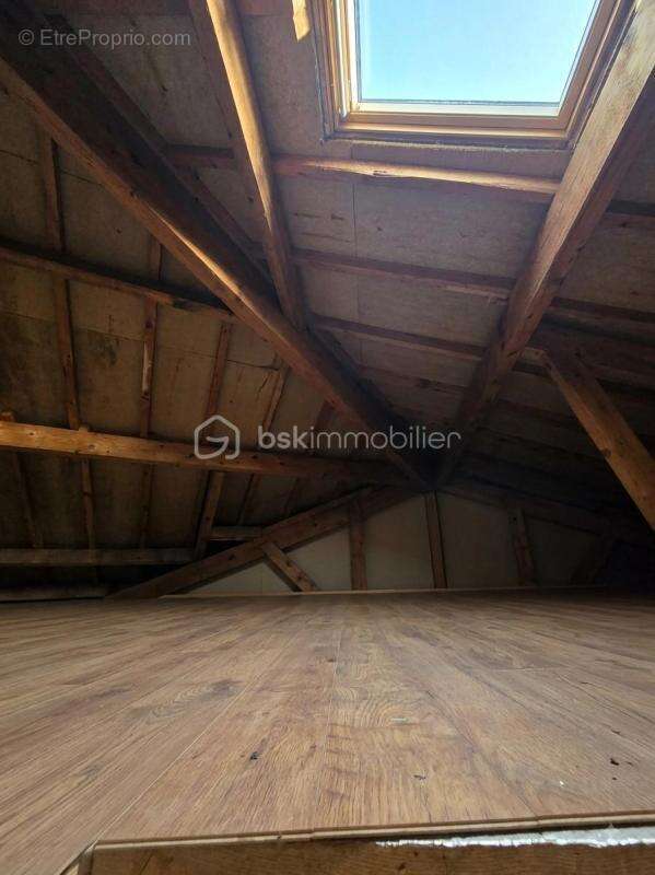 Appartement de standing de 135 m² en plein centre-ville de Langogne - photo 8