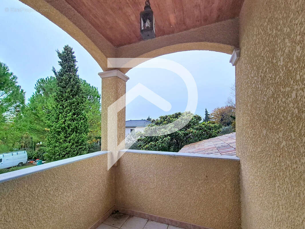 Maison à MONTELIMAR