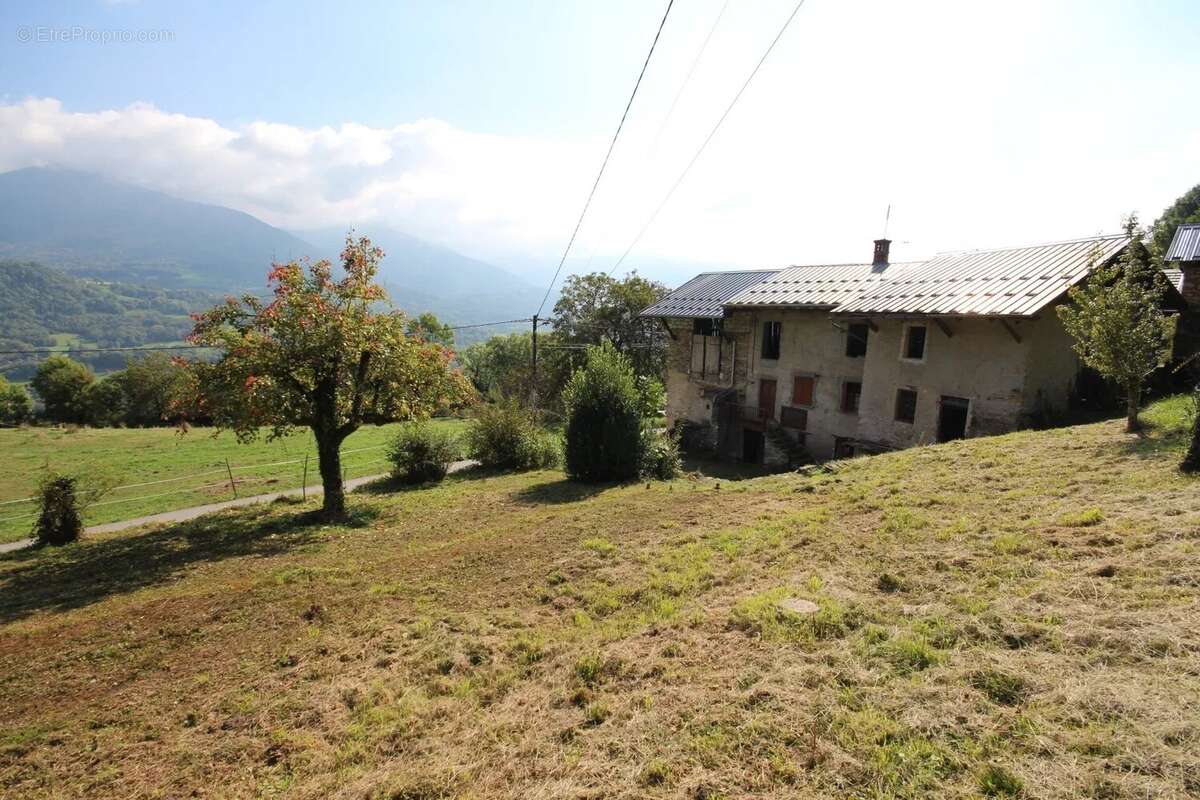 A vendre terrain a batir 1089 m2 + grange - la croix de la rochette 73110 - photo 5