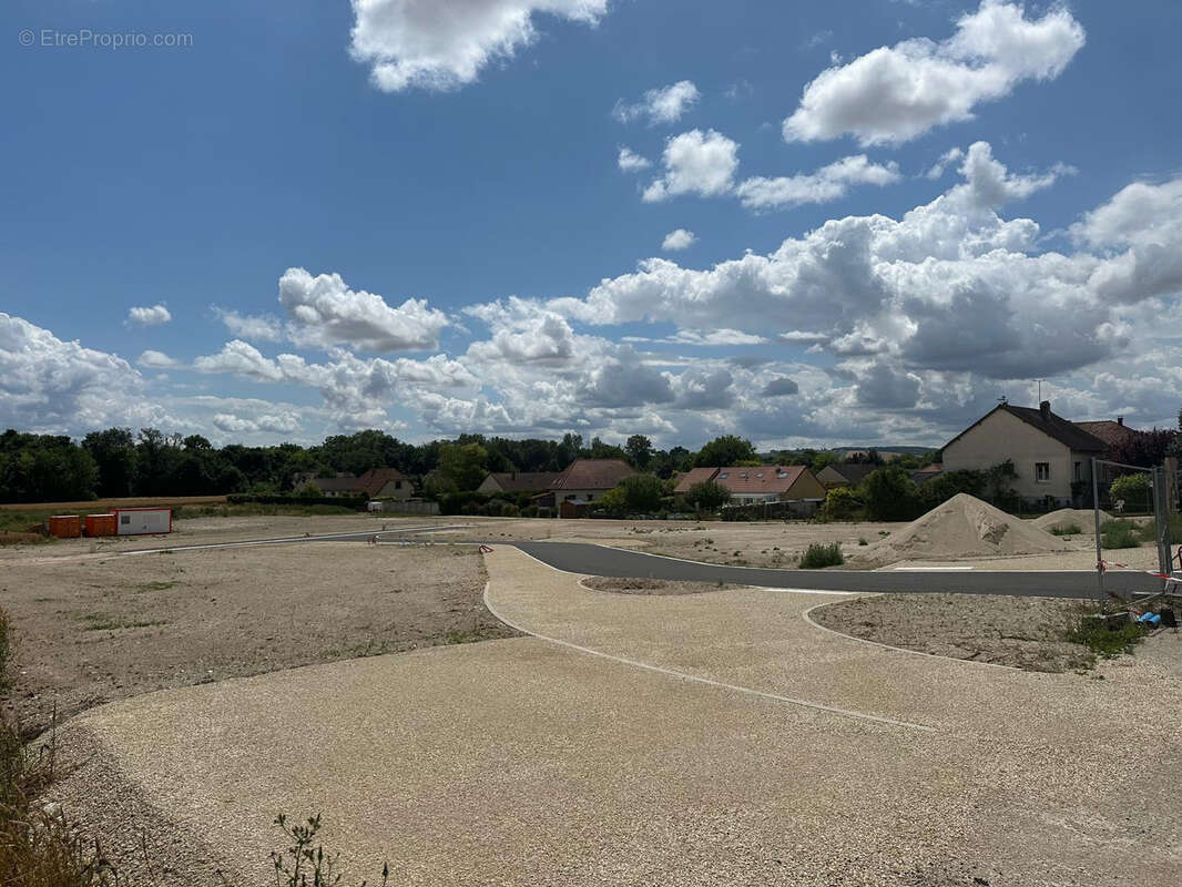 Terrain à SAINT-LYE