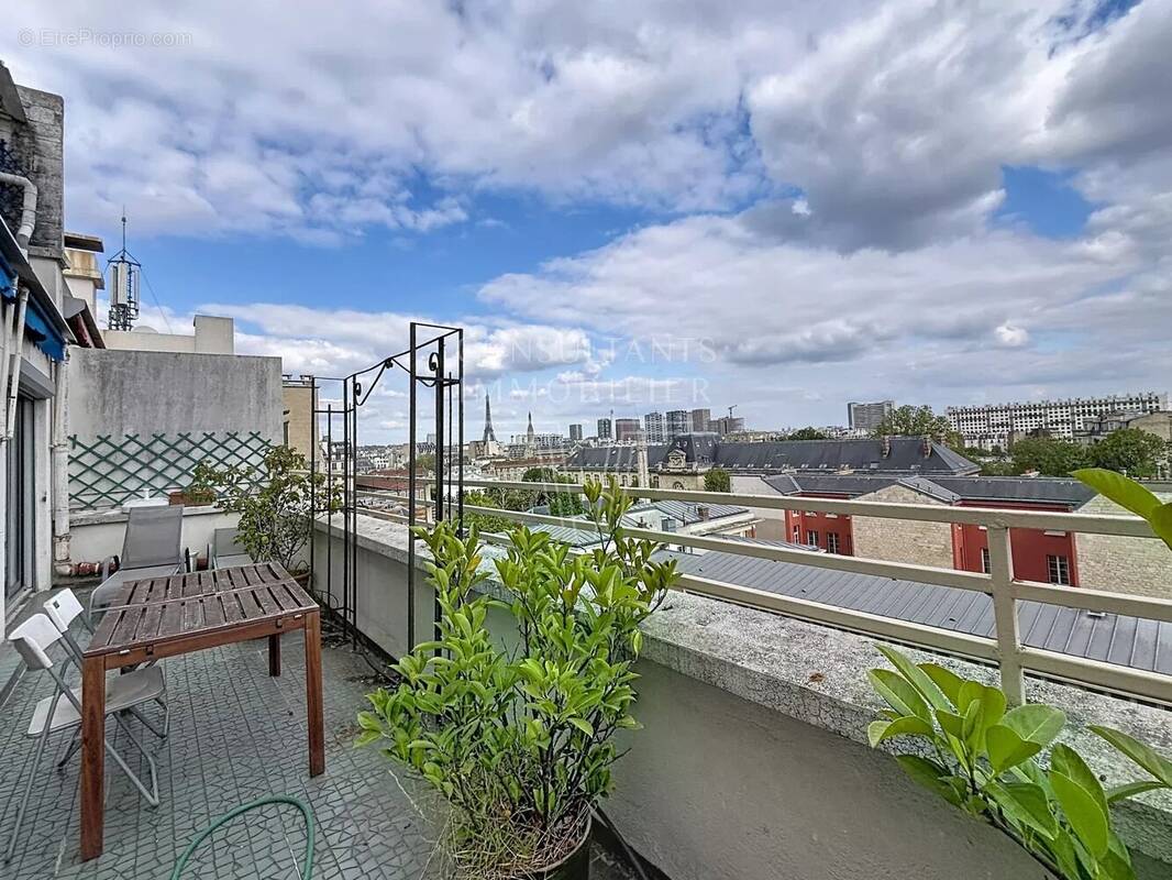 Appartement à PARIS-16E