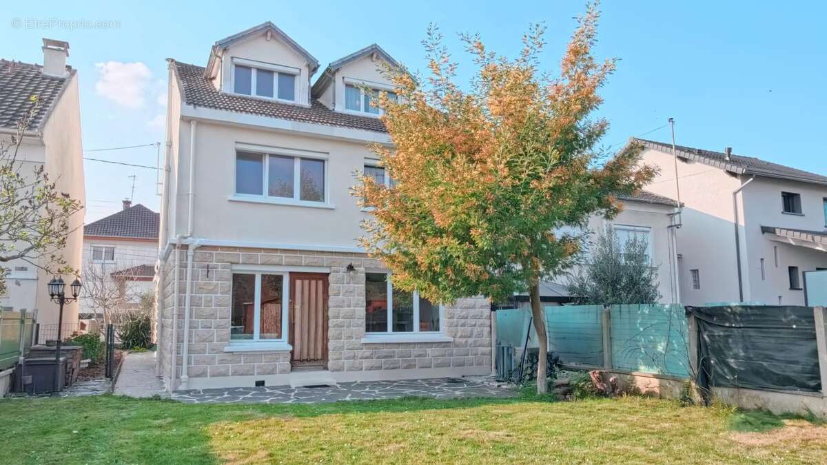 Maison à CHAMPIGNY-SUR-MARNE