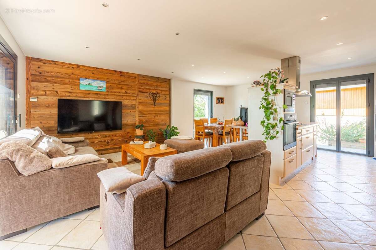 Maison à QUINTAL